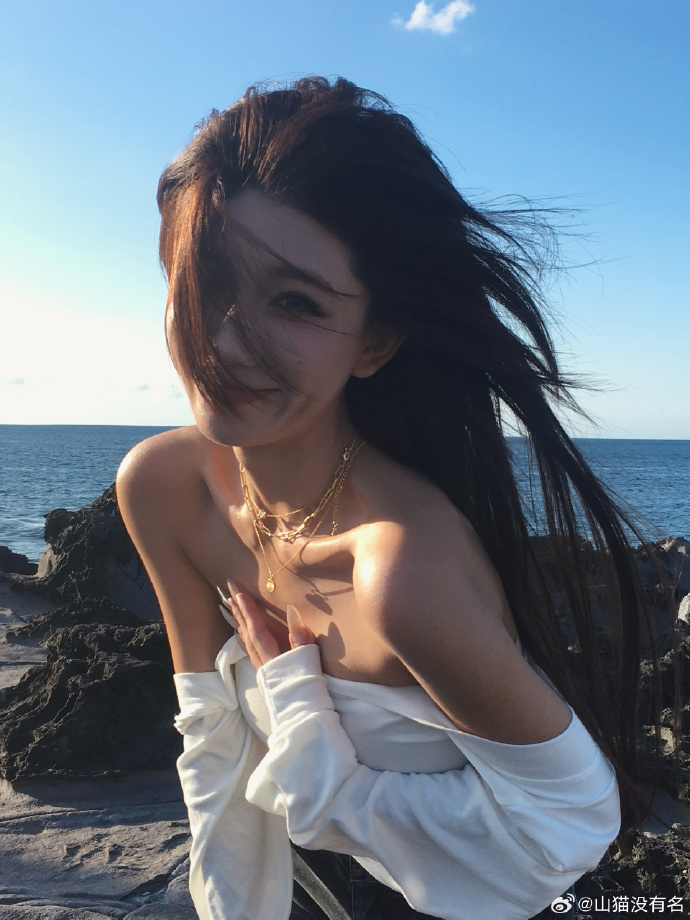 黄豆短剧《重生之征服郭伯母》-短剧首发·情绪推进封面