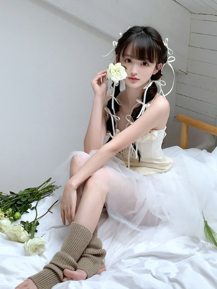 黄豆短剧《重生之征服郭伯母》-人物线索·序幕片段封面